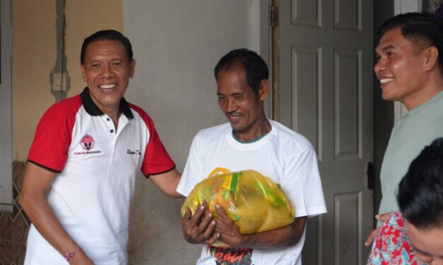 Dekorda Lombok Utara Puskor Hindunesia Menyalurkan Bantuan Tongkat dan Sembako Dalam Kepedulian Sosial