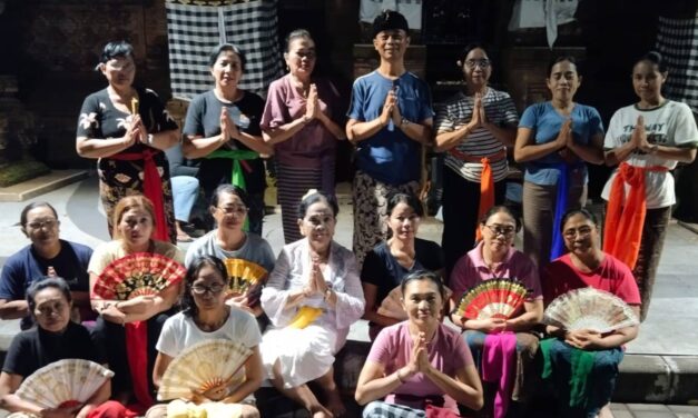 NITAMA Dekorda Denpasar Menari di Pura Sebagai Bakti dan Pemujaan Kepada Sang Hyang Widhi Wasa