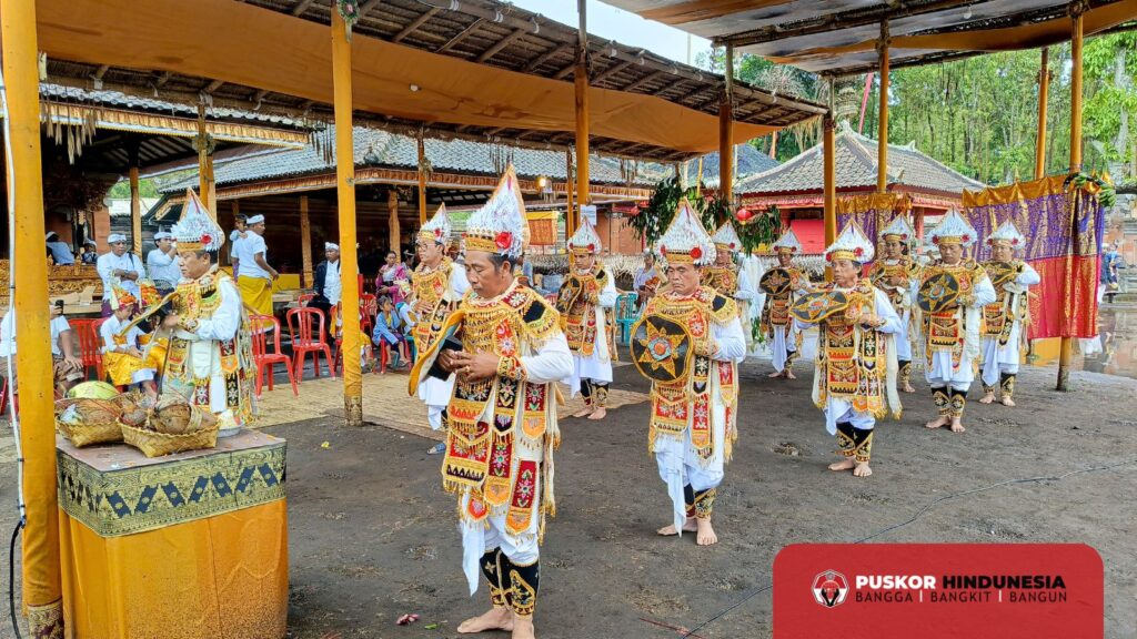 Berbagai Haturan Tari dan Prosesi di Pura Kahyangan Jagat Dalem Balingkang