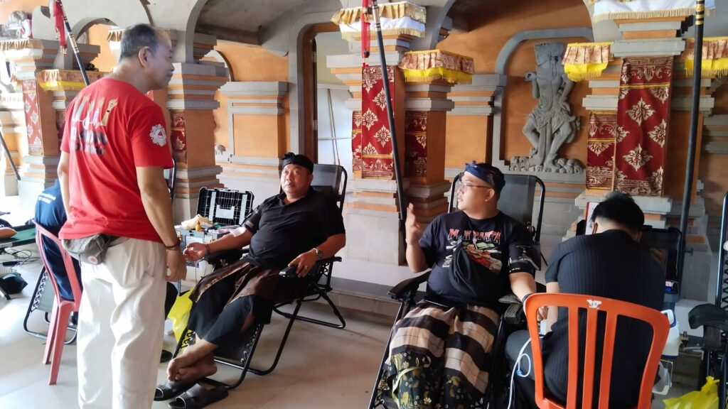 Donor Darah Hari Jadi Ke-23 Puskor Hindunesia dihadiri Anggota DPRRI I Nyoman Parta