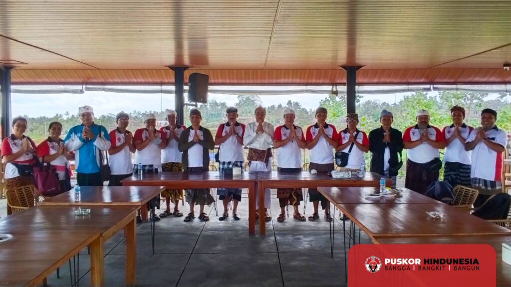 Foto Bersama Kegiatan Sima Krama Dengan tokoh masyarakat Jero Kubayan Bayad