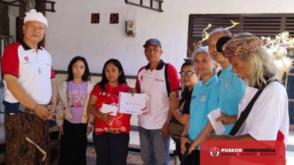 Santunan dan Beasiswa diberikan kepada keluarga korban Banjir di Jembrana