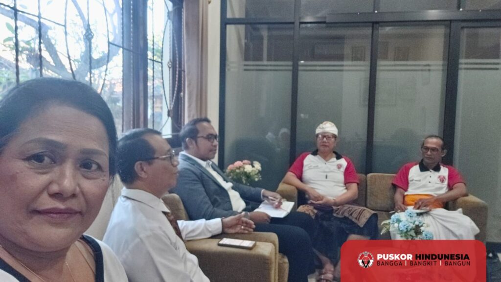 Bersama UHN I Gusti Bagus Sugriwa Membahas Yoga Massal