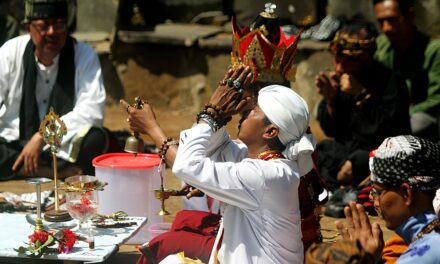 Mengenal Hindu Wiwitan dan Agama Buhun: Akar Spiritual Leluhur Tanah Sunda