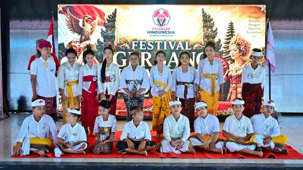 Peserta Lomba Mekidung pada hari ini - Para pelestari Budaya Nusantara