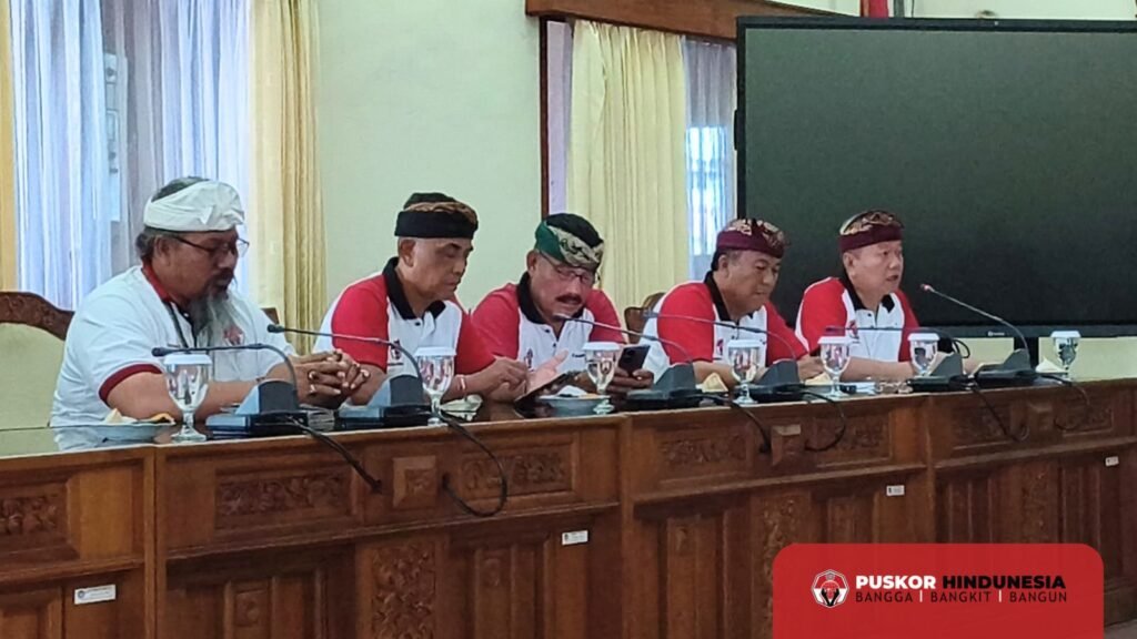 Ketua Umum Dekornas - Sekjen - Bendahara Umum dan Korwil Bali yang turut hadir