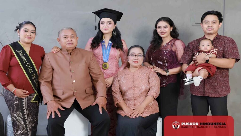 Bapak Kusno, SE  (Cak Kusno) Berfoto Bersama Keluarga