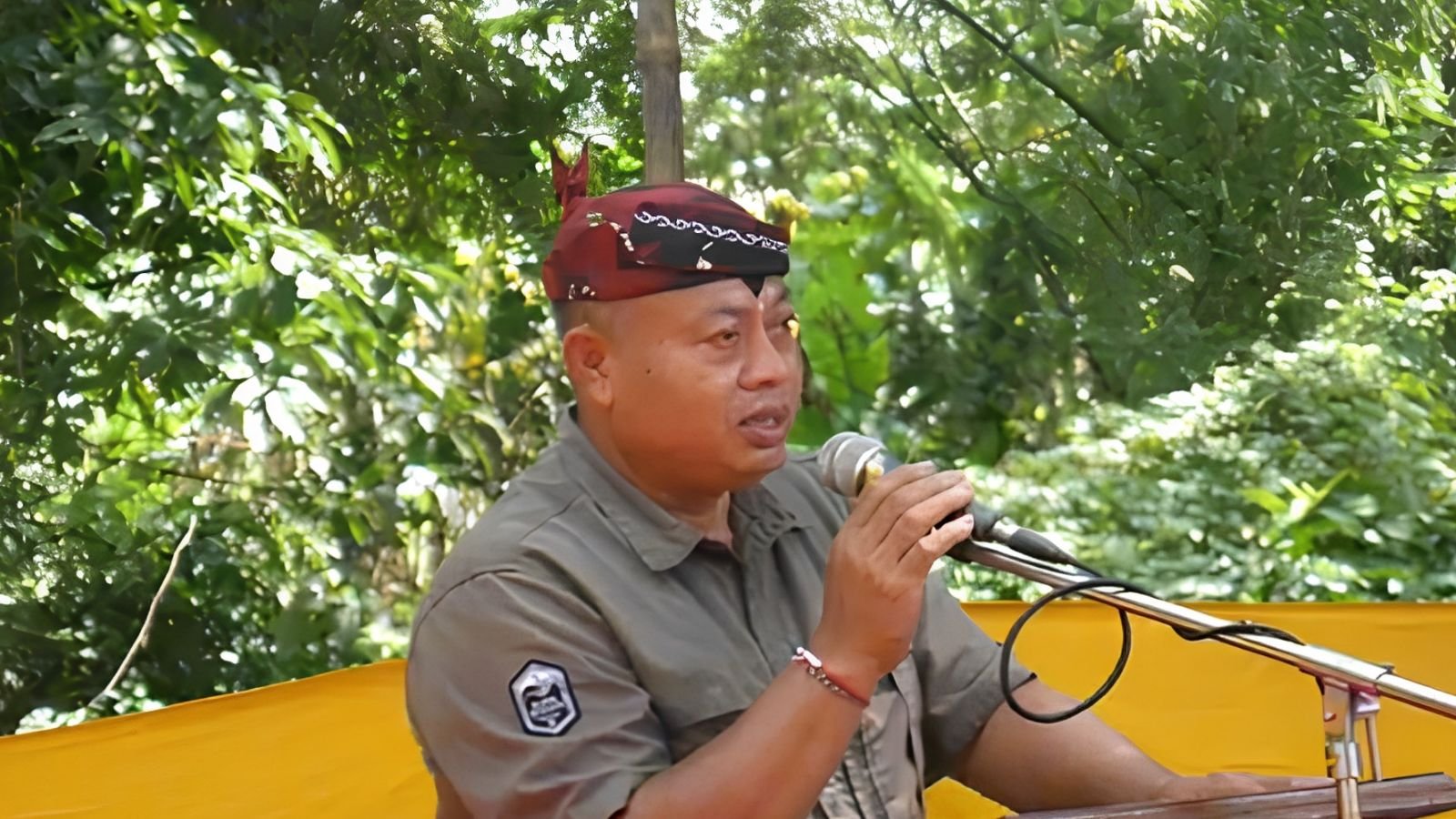 Cak Kusno: Menjaga Nadi Tradisi, Mengetuk Pintu Birokrasi, dan Mengawal Suara Umat di PHDI Gresik