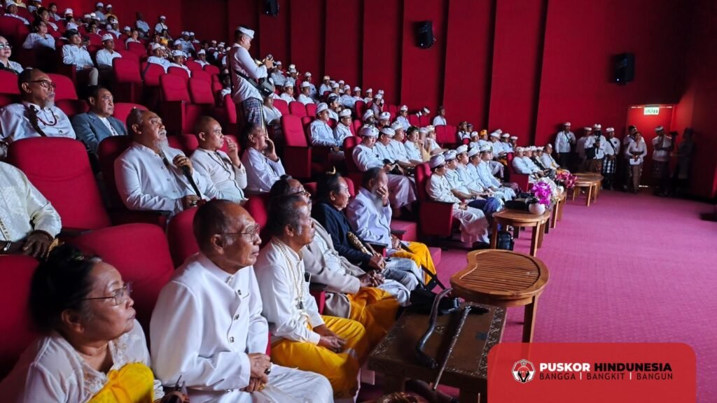Antusiasme Pengurus PHDI Bersama Peserta dan Undangan
