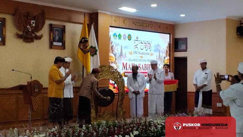 Dirjen Bimas Hindu Kemenag RI - Membuka Mahasabha VI PSN Secara Simbolis