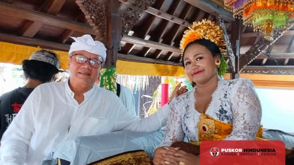 Ida Bagus K Susena Berfoto Bersama Alfirapati Hadinata