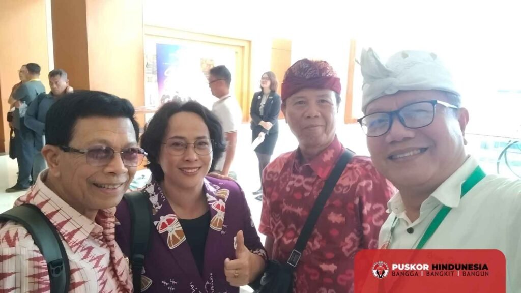 Ketua Umum Dekornas Puskor Hindunesia bersama Utusan PHDI Daerah