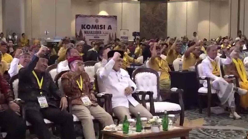 PHDI Jaya Jaya Jaya Pekik Seluruh Hadirin Penutupan Mahasabha XIII