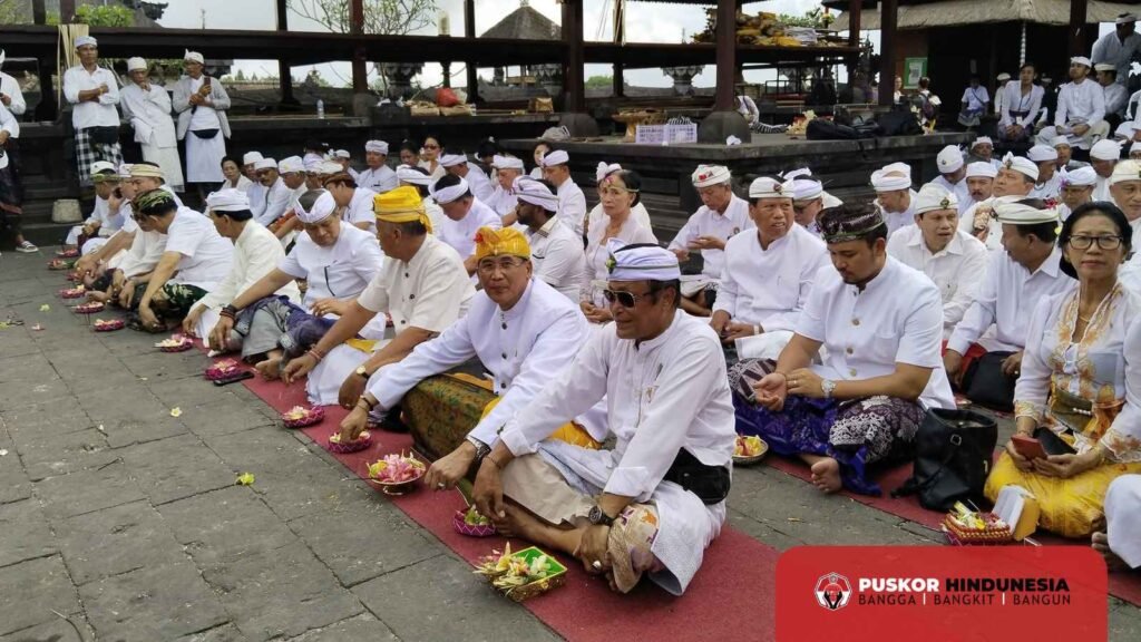 Penataran Agung Besakih - Ketika Menantikan Prosesi Upacara Mejaya-jaya Pengurus PHDI Pusat 2026-2031