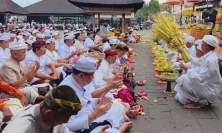 Awali Masa Pengabdian, Pengurus PHDI dan PSN Pusat Gelar Mejaya-Jaya di Pura Agung Besakih