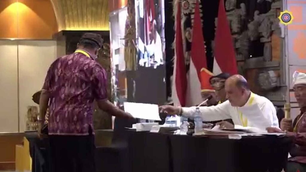 Penyerahan Formulir Pengajuan Nama Calon KPH dan KSW PHDI
