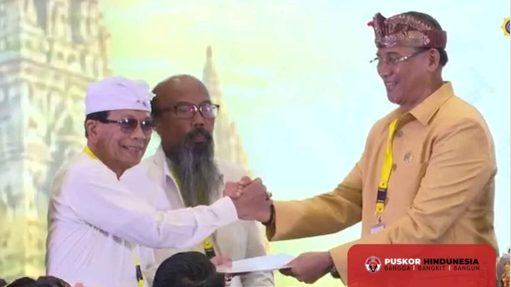 Penyerahan Keputusan Sidang kepada Ketua Sabha Walaka Terpilih