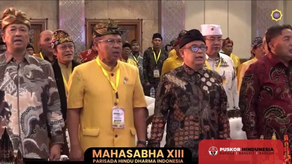 Tamu Undangan Saat Menyanyikan Lagu Indonesia Raya
